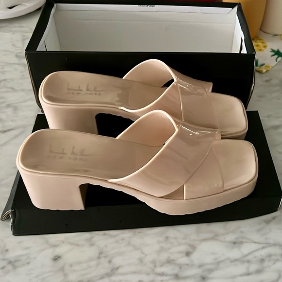 Nicole Miller Beige Slide Sandals - Picture 2 of 6
